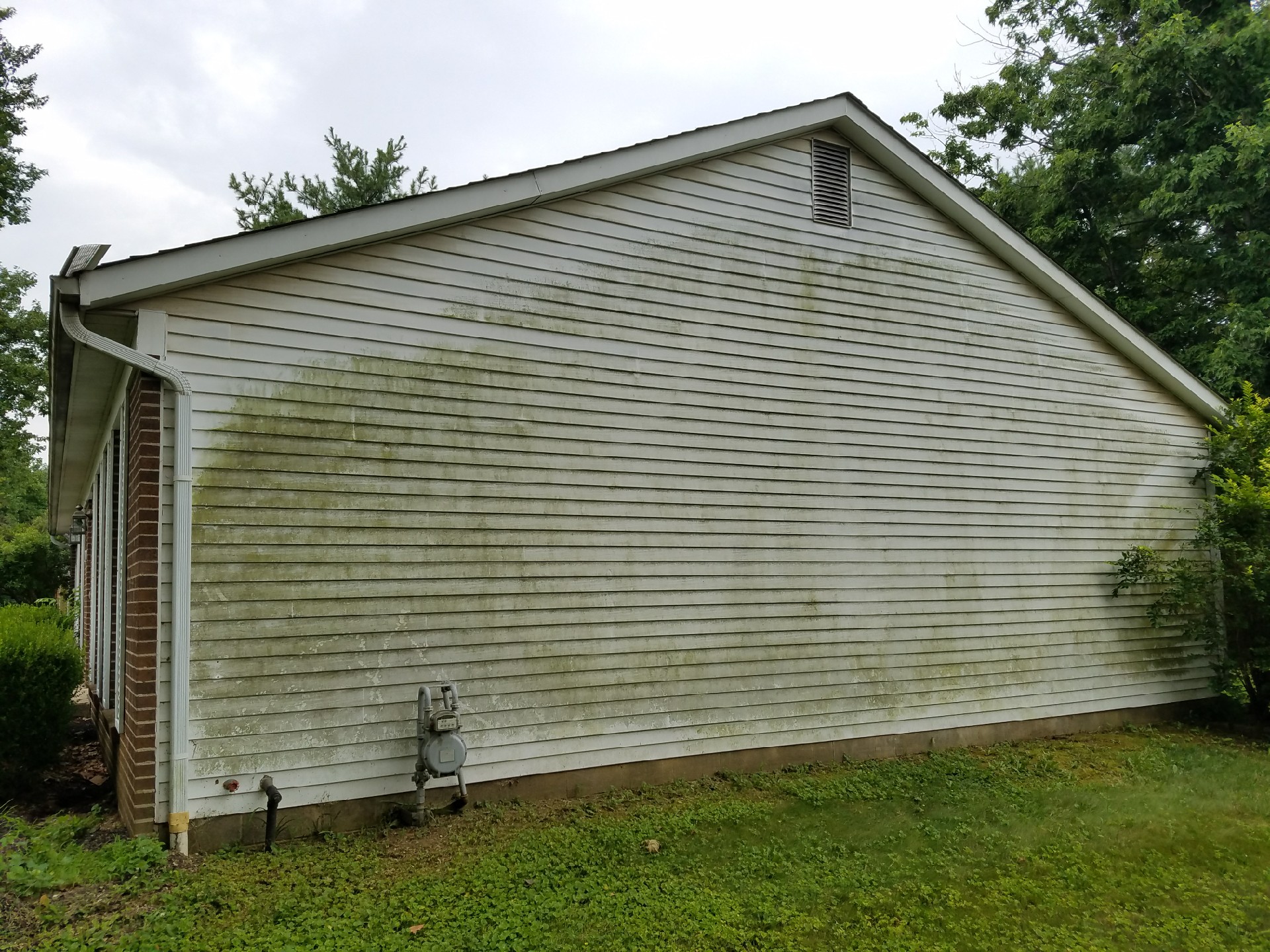 Ohio Washer Under Pressure Washing Llc Exterior Washing And Pressure Cleaning Are Necessary To Keep The Aesthetic Eal Of Your House Up Removing Mold Fungi Growing On